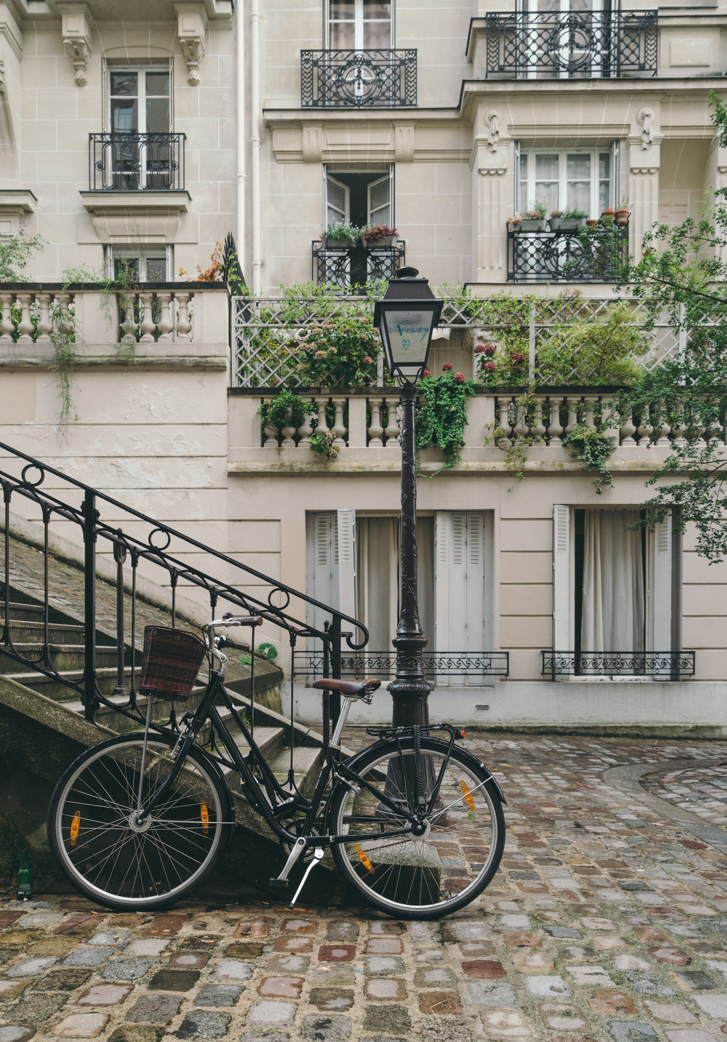 photographie nommée City Bike and Stair, Paris